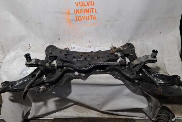 Підрамник передньої підвіски 5120102240 TOYOTA
