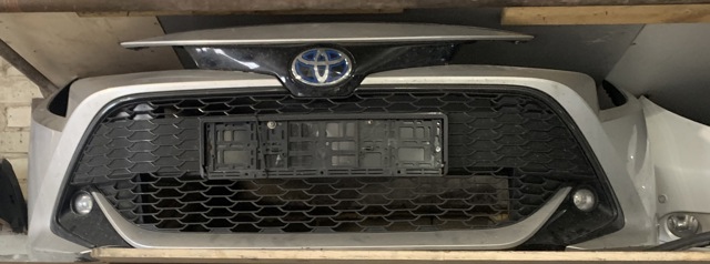 Бампер передній 52119F2907 TOYOTA