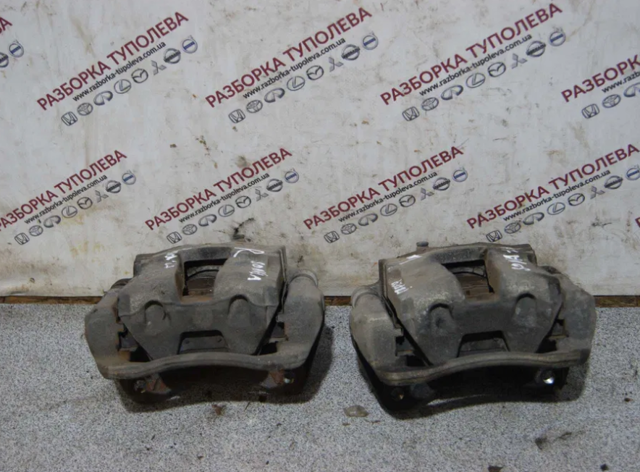 Супорт гальмівний, передній, правий 581903QA10 HYUNDAI