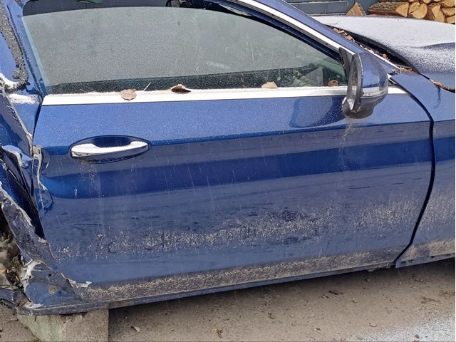 Дверка передня права A2057209826 MERCEDES