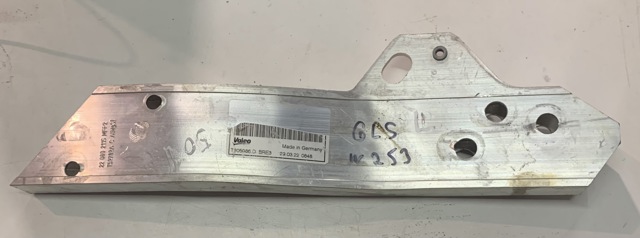 Кронштейн супорту радіатора нижнього A2536210400 MERCEDES