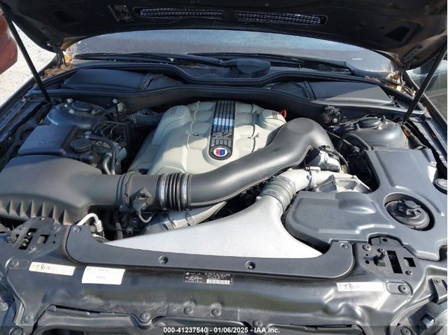 Кришка двигуна декоративна 11617535151 BMW