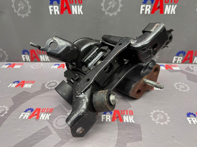 Права подушка мотора 123050N020 TOYOTA