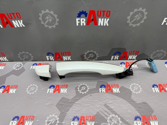 Ручка передніх дверей зовнішня, права 1606874680 PEUGEOT