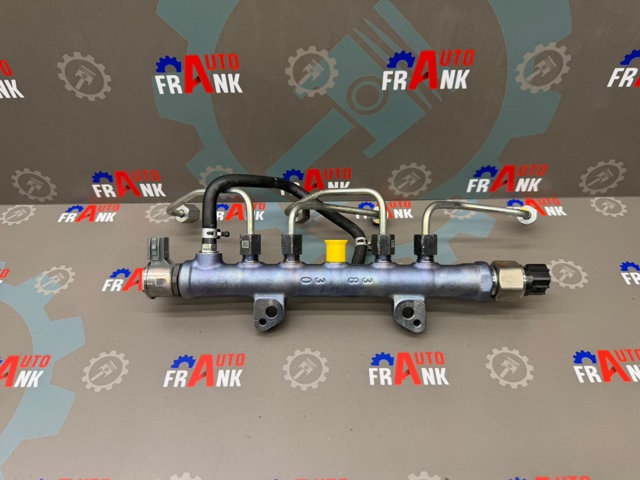 Розподільник палива 238100E010 TOYOTA