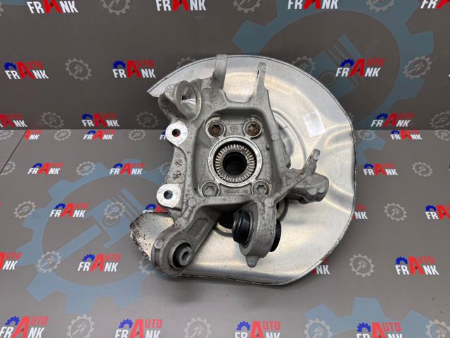 Кулак поворотний правий 33306898480 BMW