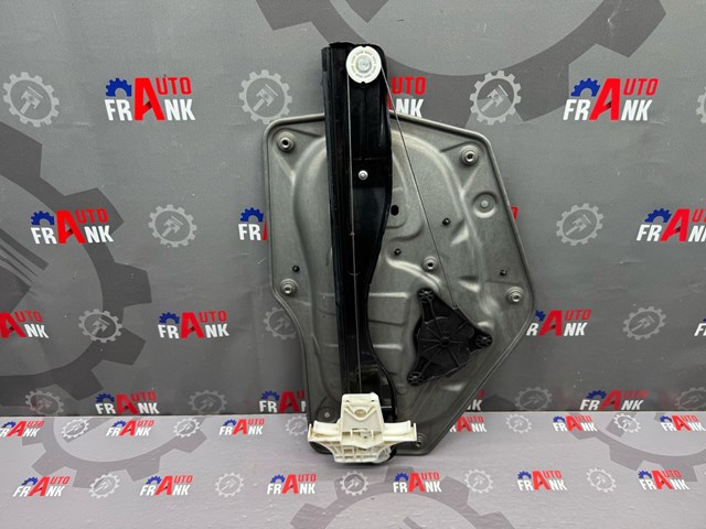 Склопідйомник задніх правих дверей 3T0839462 VAG