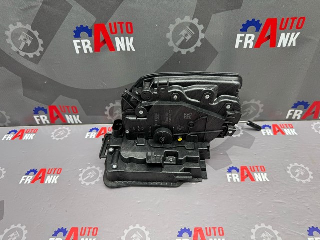 Замок передніх пасажирських дверей 51217477688 BMW
