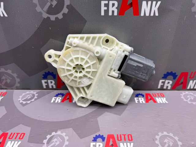 Мотор склопідйомника дверей передніх, правих 61355A5C893 BMW