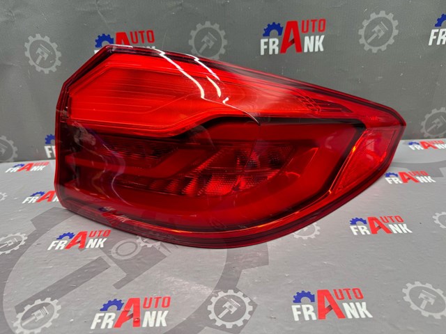 Задній правий зовнішній ліхтар 63217376464 BMW