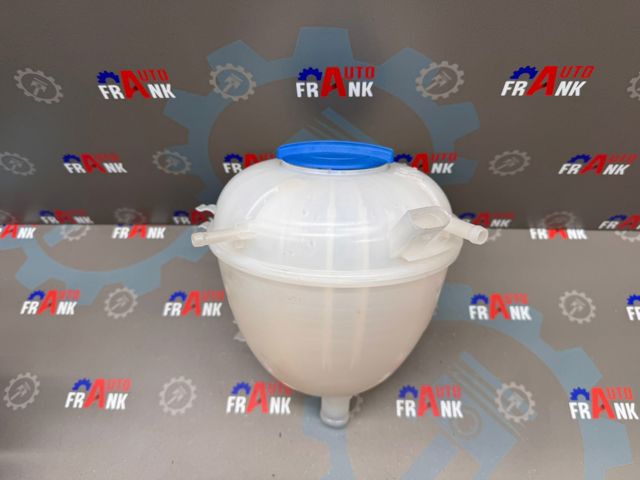 Водяний бачок системи охолодження 7E0121407D VAG