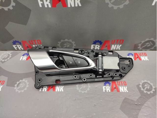 Ручка передньої двері внутрішня права 7P5837020C PORSCHE