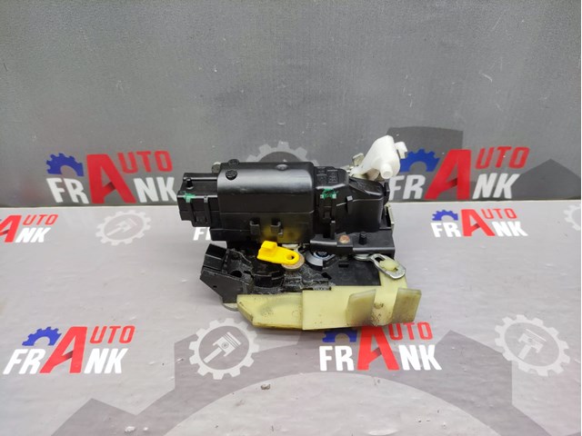 Замок дверей водія 805030711R RENAULT