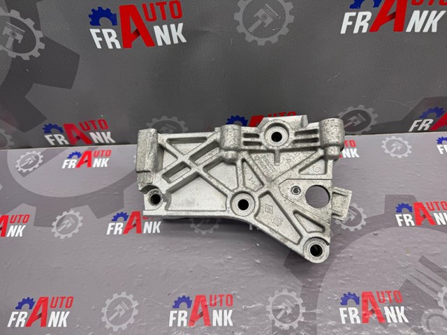 Кронштейн подушки (опори) двигуна, верхній 8200871583 RENAULT