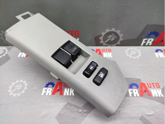 Кнопки переднього лівого склопід'ємника 848200D100 TOYOTA