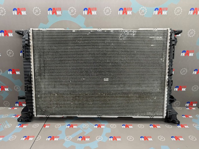 Підвіска радіатора 8R0121251A VAG