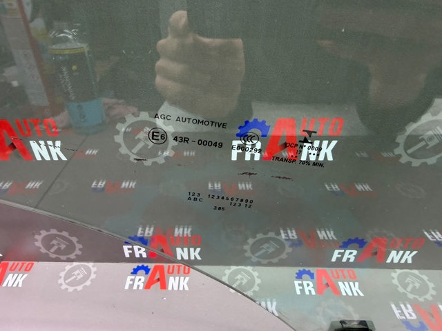 Скло пасажирських дверей 9808077580 PEUGEOT