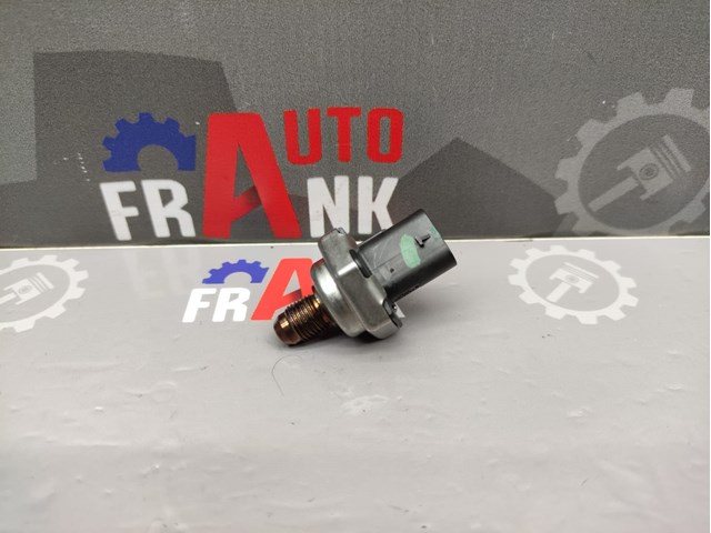 Рампа форсунок системи упорскування палива 9812191080 PEUGEOT
