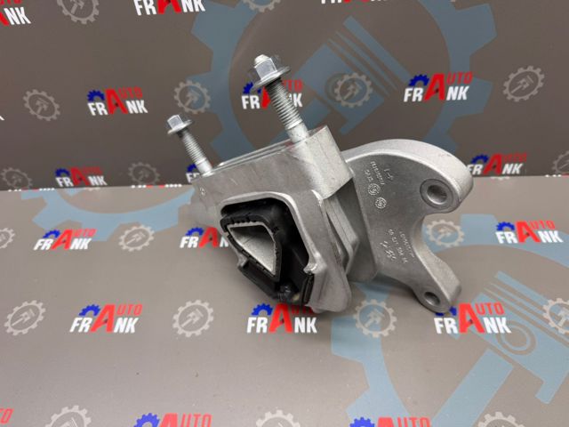 Подушка (опора) двигуна, ліва 9826551380 PEUGEOT