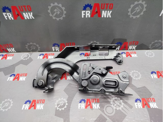 Завіс капота, правий A2058800928 MERCEDES