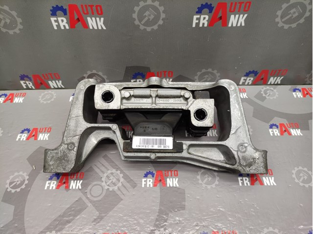 Права подушка мотора A2462401817 MERCEDES