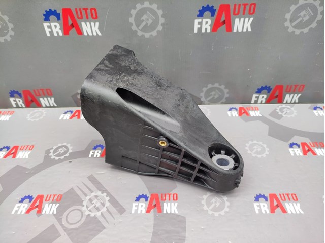 Кронштейн подушки (опори) двигуна, правої A6542230100 MERCEDES