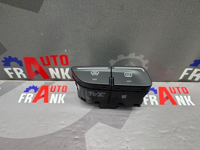Кнопка обігріву заднього скла AM5T18K574AC FORD