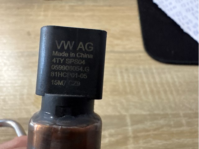Датчик тиску палива 059906054G VAG