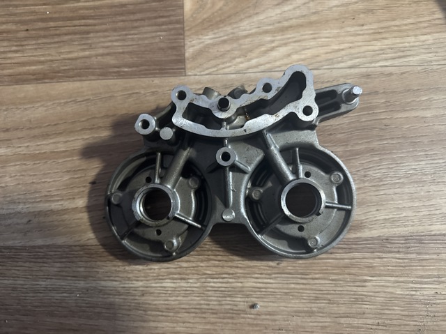 Передня кришка головки блока циліндрів (ГБЦ) 06K103144D VAG