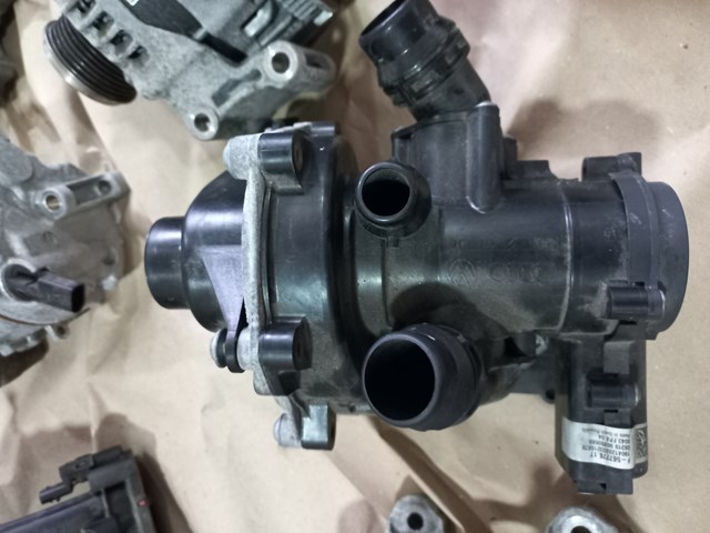 Помпа водяна, корпус 06L121111J VAG