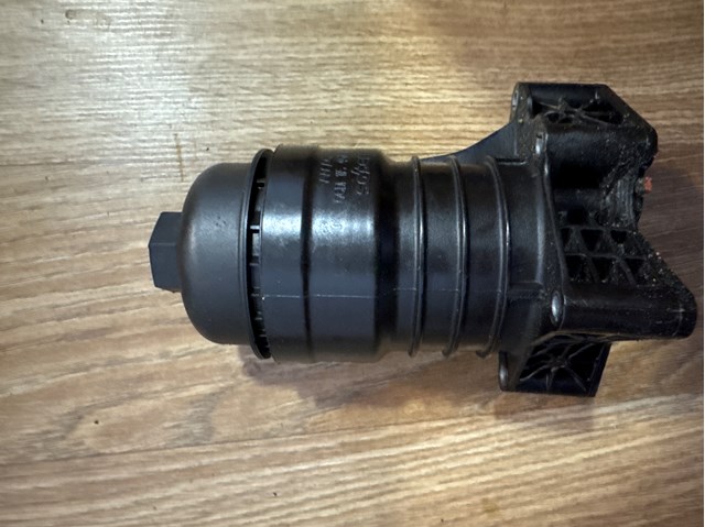 Корпус масляного фільтра 06M115401F VAG
