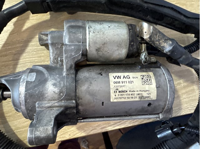 Стартер автомобільний 06M911021 VAG
