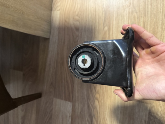 Опора двигуна задня 218G0GI000 HYUNDAI