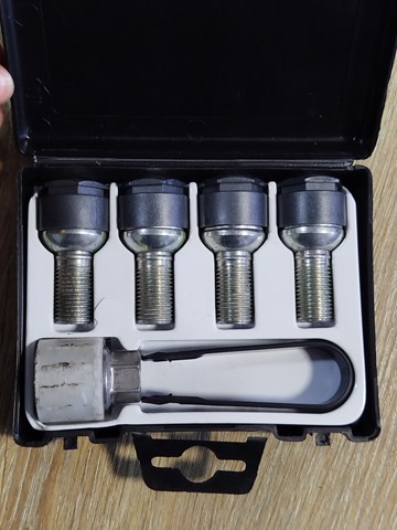 Болти до колеса 4F0071455 VAG