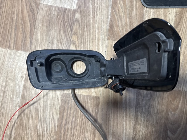 Горловина паливного бака 4K0809906 VAG