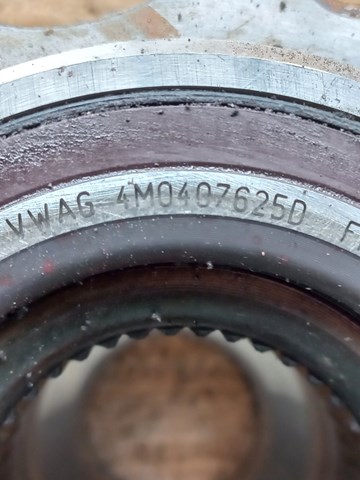 Маточина (передня) 4M0407625D VAG