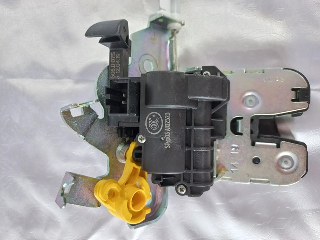 Замок задніх дверей 4M0827506D VAG