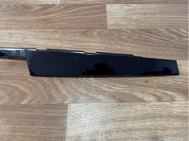Накладка задніх дверей, лівих, вертикальних 4M0839901 VAG