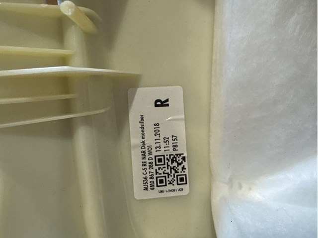 Обшивка стійки кузова внутрішня, задня права 4M0867288D VAG