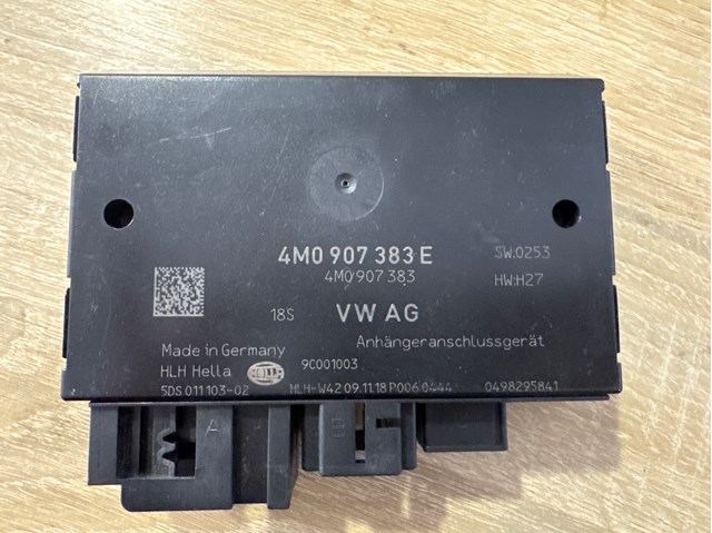 Блок керування фаркопом 4M0907383E VAG