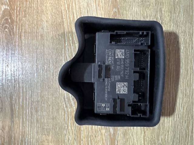 Блок комфорту передніх дверей 4M0959792H VAG