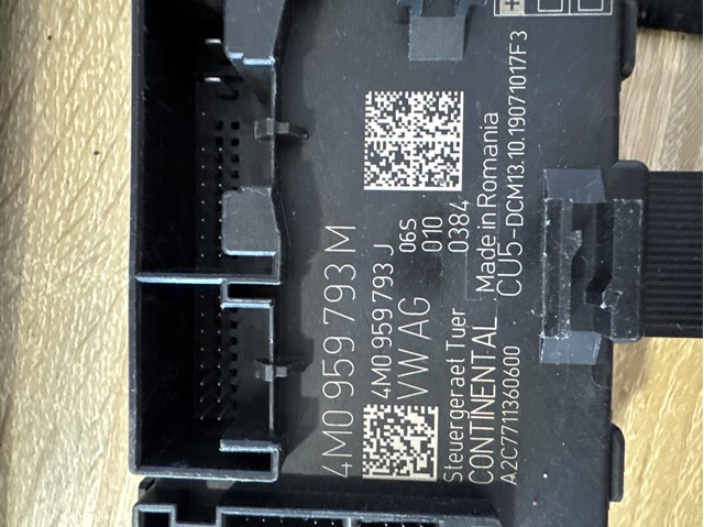 Блок комфорту передніх дверей 4M0959793M VAG