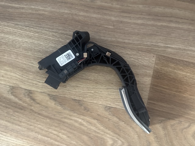 Педаль газу (акселератора) 4N1723523A VAG