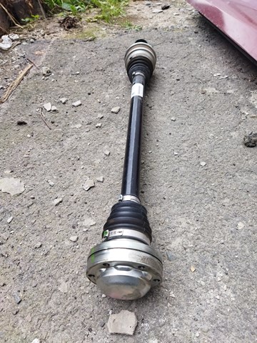 Піввісь задня, ліва 80A501203H VAG