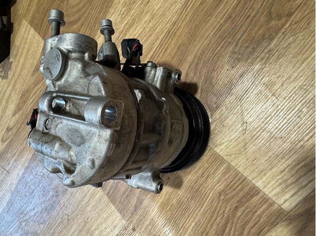 Компресор кондиціонера 80A816803E VAG