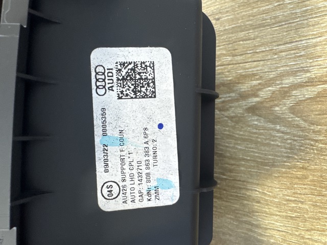 Скринька речової центральної консолі (підлокітника) 80B863383A6PS VAG