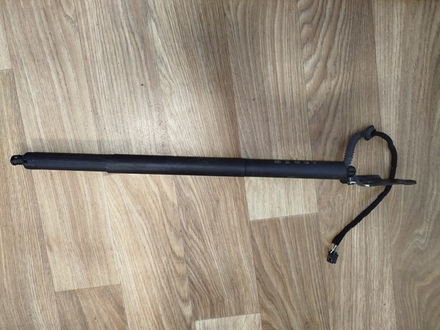 Амортизатор ляди 80F827851B VAG