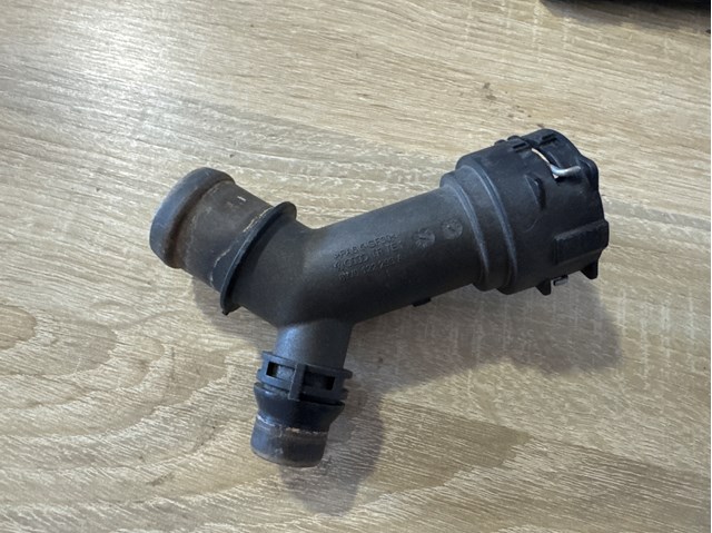 Заливна горловина системи охолодження 8W0122293A VAG