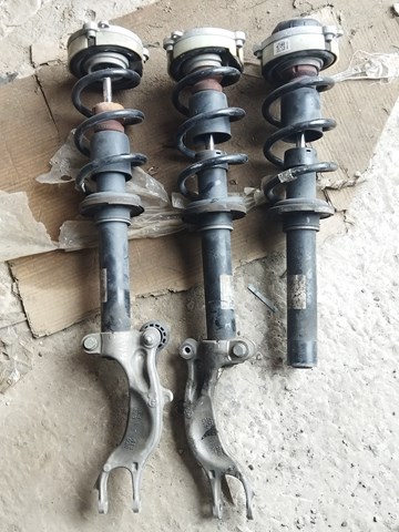 Амортизатори передні 8W0413031BA VAG