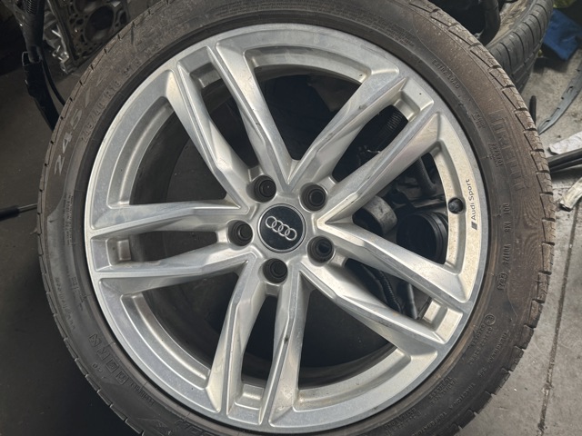 Диски литі (легкосплавні, титанові) 8W0601025EB VAG